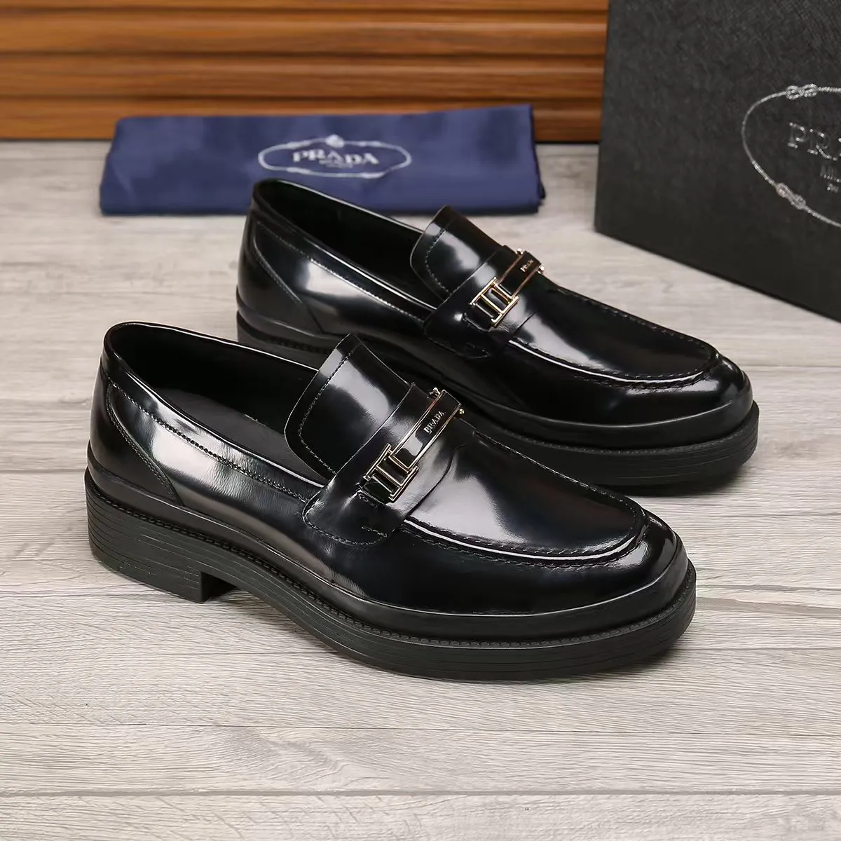 Men's shoes 💰540 💰💰🎩🎩【Prada】Counter 1:1⬆️original reproduction, absolute quality🆗Original outsole, high-quality imported rubber, wear-resistant and non-slip, never degummed, upper material: imported first-layer cowhide➕anti-slip foam outsole, official website material, lining material: water-dyed leather lining, 3 colors available! Code number 38-45
